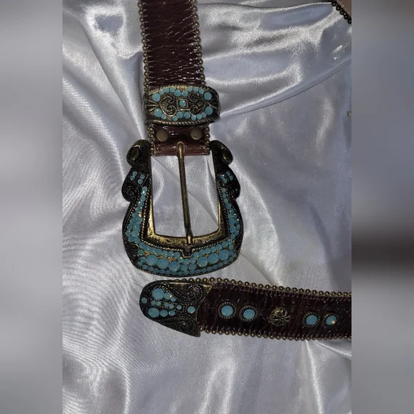 Leatherock SwarovskiTurquoise Crystals, Soft Leather,Scroll Brass Dtls, sz 38
